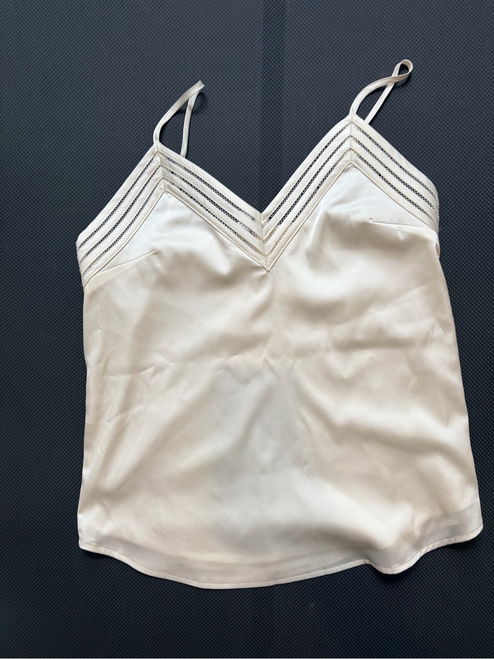 Express downtown cami in swan / cream size xs